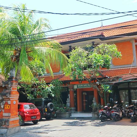 Sekar Sari Inn กูตา ภายนอก รูปภาพ