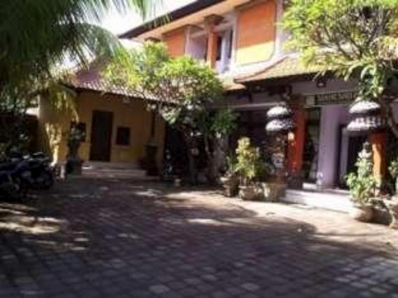 Sekar Sari Inn กูตา ภายนอก รูปภาพ