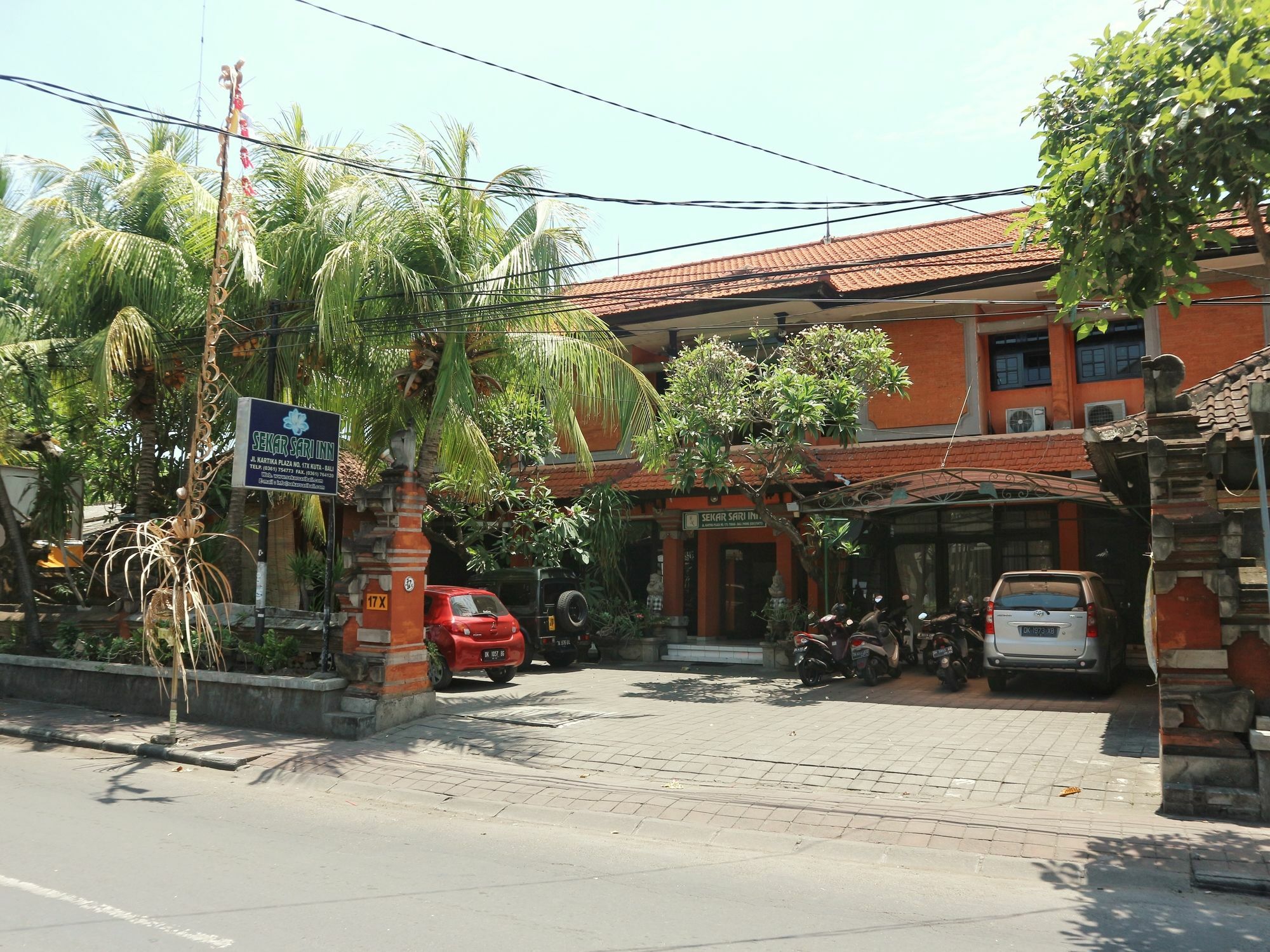 Sekar Sari Inn กูตา ภายนอก รูปภาพ