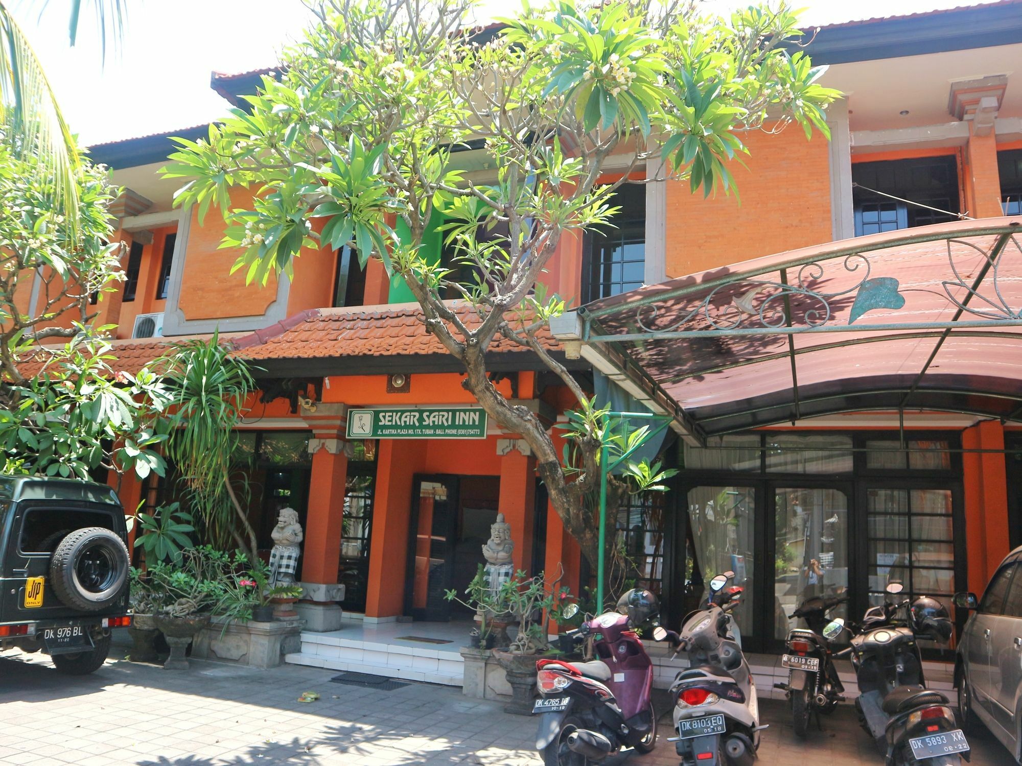 Sekar Sari Inn กูตา ภายนอก รูปภาพ